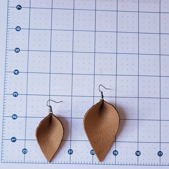 3 Inch | Black Petal Leather Earrings - Picture 2 of 4